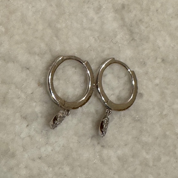 Real White Gold & Diamond Earrings - Picture 2 of 2